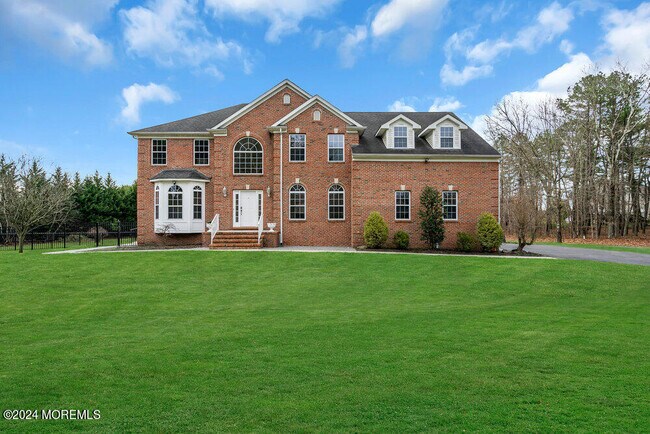Building Photo - 601 Reed Rd