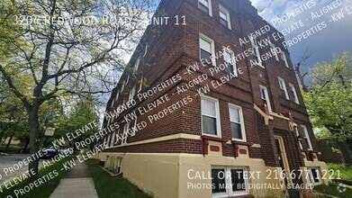 Building Photo - 3204 Redwood Rd