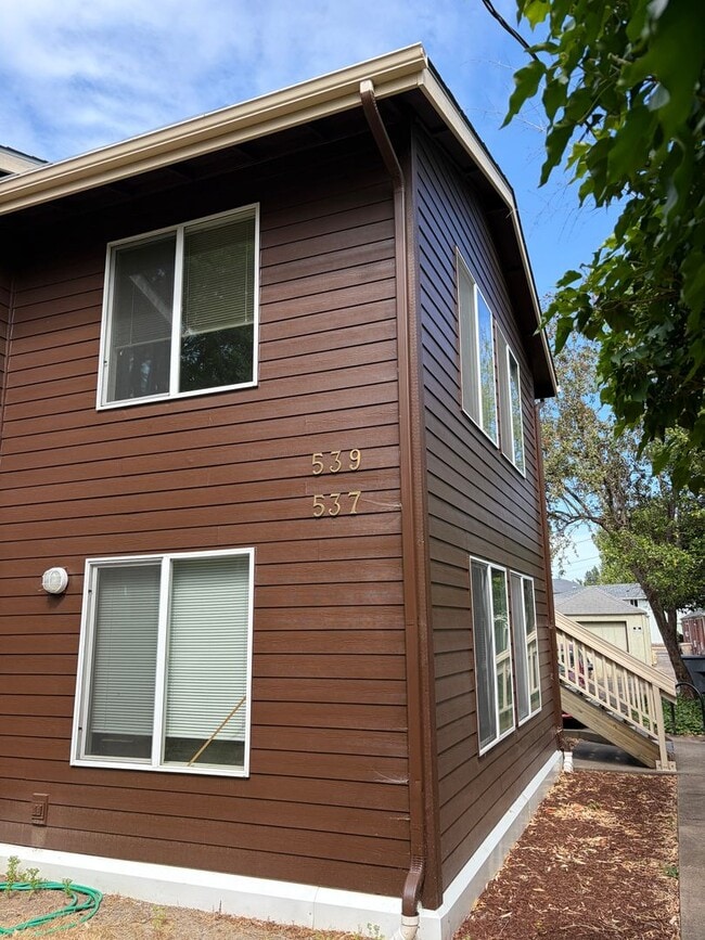 Building Photo - 539 NW 21st St