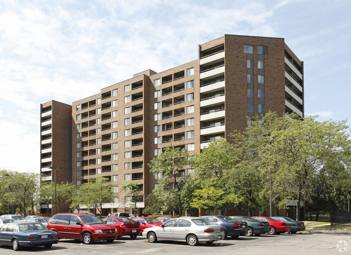 Primary Photo - Parkview Tower & Square