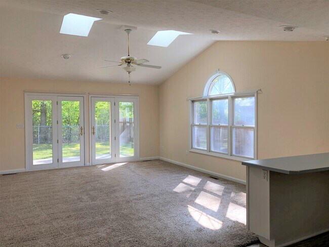 Building Photo - 7356 McSmith Ln