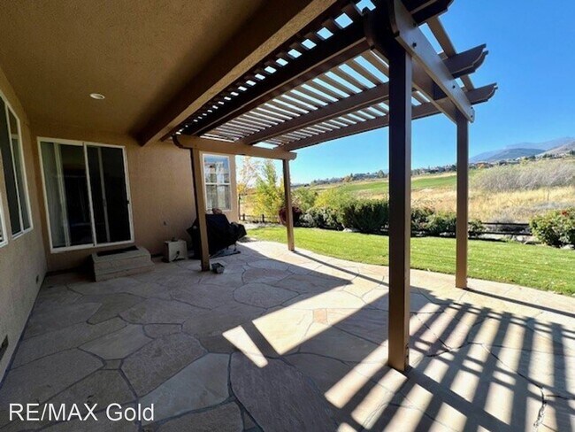 Building Photo - 4 br, 3.5 bath House - 3346 White Mountain...