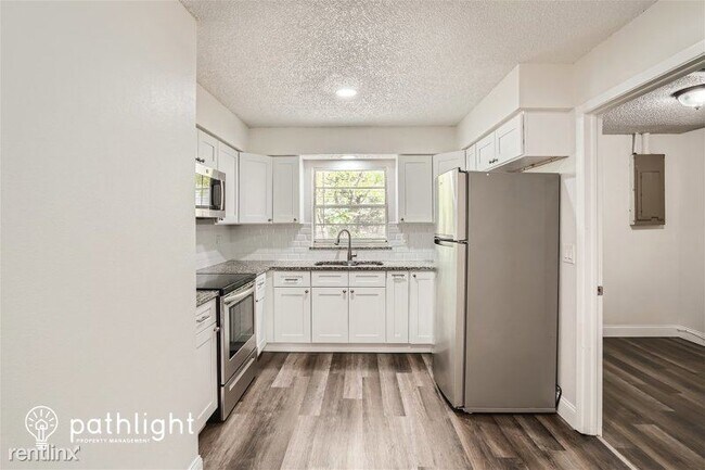 Foto del edificio - 4 br, 2 bath House - 4926 Haines Road N UNIT
