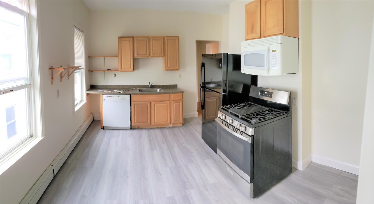 Foto principal - 63 Webster Ave