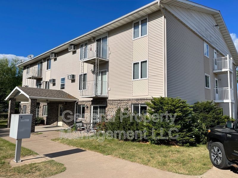 2305 Martin St Unit 7, Eau Claire, WI 54701 Apartments in Eau Claire
