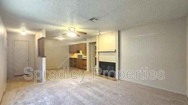 Foto del edificio - 2405 Patrick Henry St