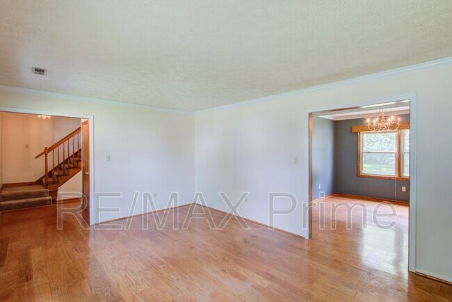 Building Photo - 71 Michaels Woods Dr
