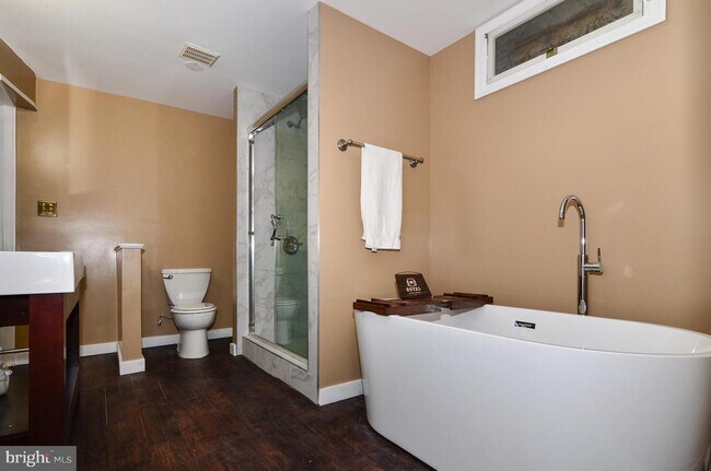 Building Photo - 2321 Darius Ln