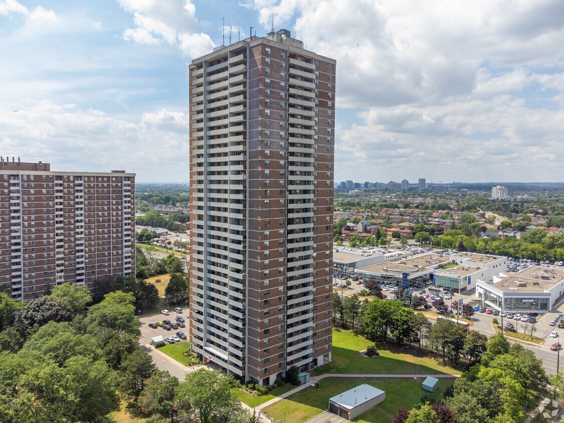 Carrington Tower Condominium Apartments 10 Tangreen Ct Toronto, ON