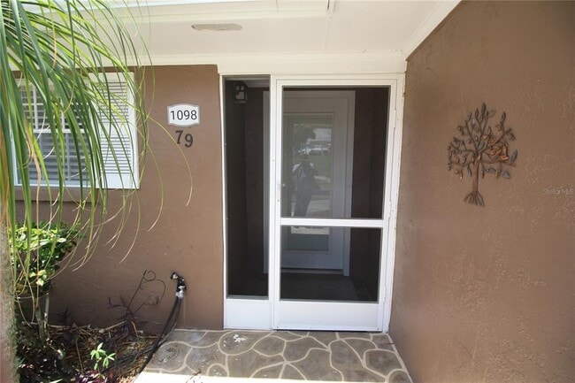 Building Photo - 1098 Villa Ln