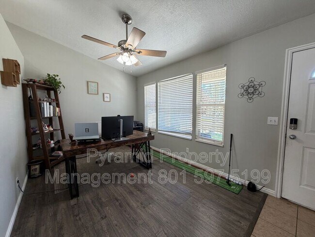 Building Photo - 12894 Cactus Berry Dr
