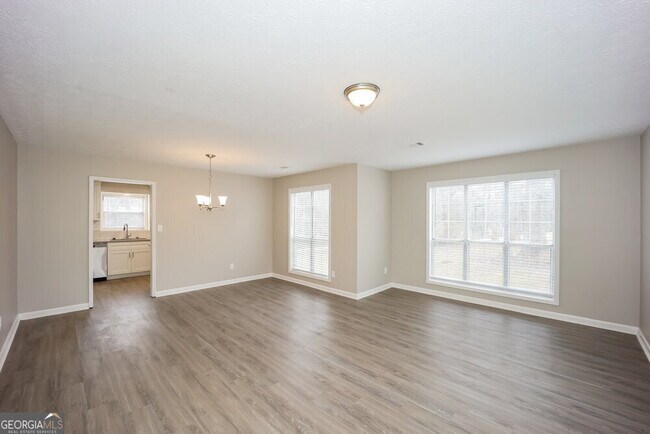 Foto del edificio - 576 Flint Ridge Ct