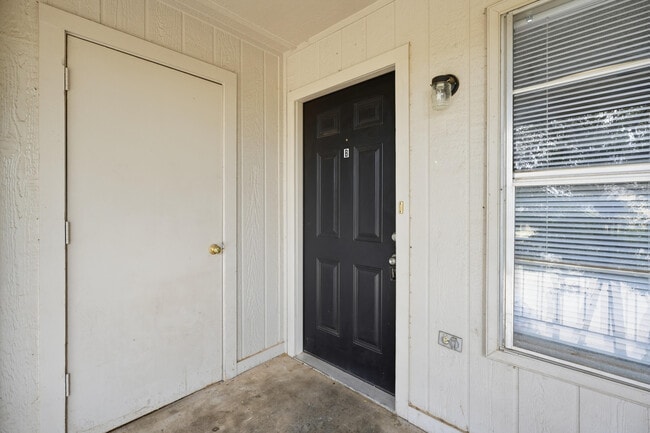 Building Photo - 7406 Waco Ave