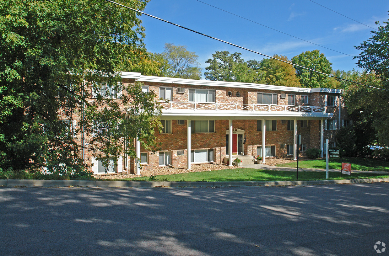 Foto principal - 815 Rice St E
