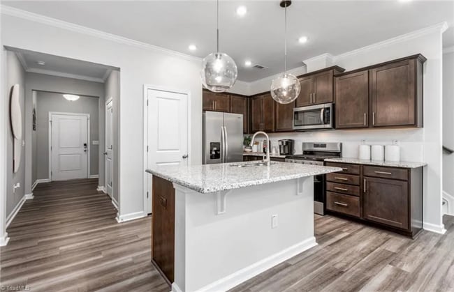 Building Photo - 823 Falls Grove Trl
