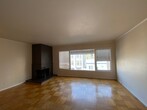 Living room - 435 Green St