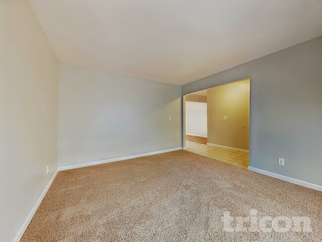 Foto del edificio - 1921 Teresa Ln