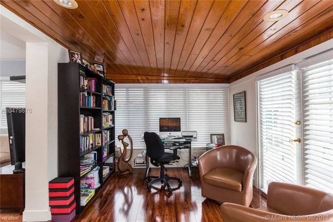 Foto del edificio - 3 br, 2 bath  - 7517 Bounty Ave