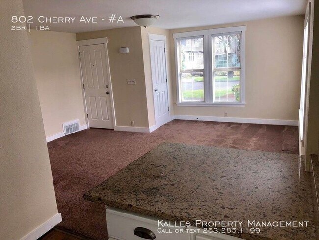 Building Photo - Very cute 2 Bed 1 Bath duplex in Sumner