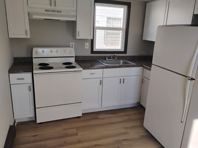 Building Photo - 1601 Prentice St