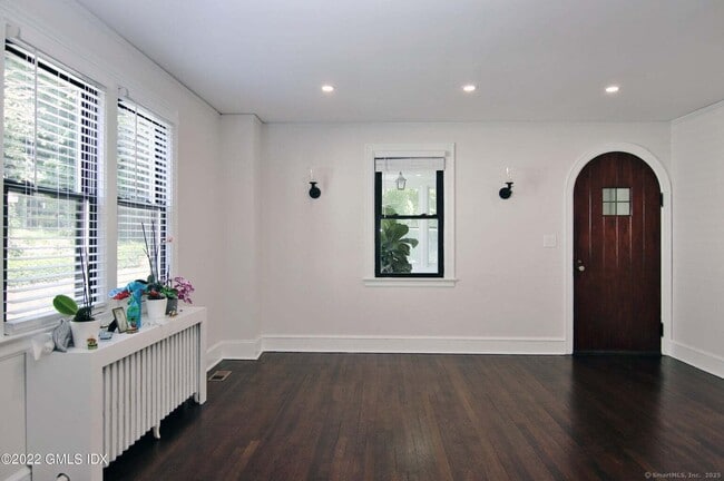 Building Photo - 24 Comly Ave