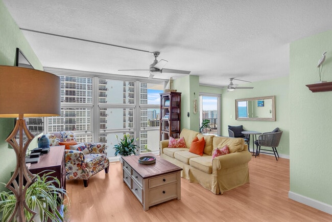 Foto del edificio - 531 N Ocean Blvd