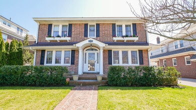 Building Photo - 6104 Ventnor Ave