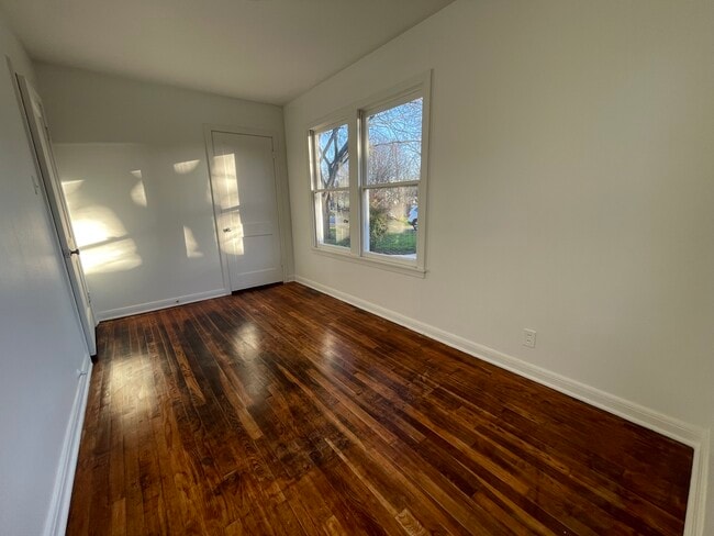 Bedroom 2 - view from back of room - 1701 Payne Ave