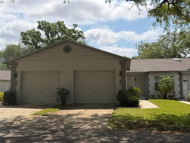 Foto del edificio - 3724 River Oaks Ct