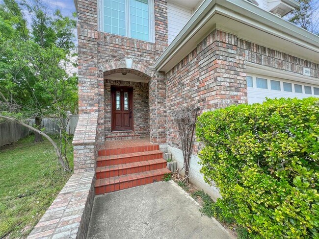 Foto del edificio - 12010 Shady Springs Rd