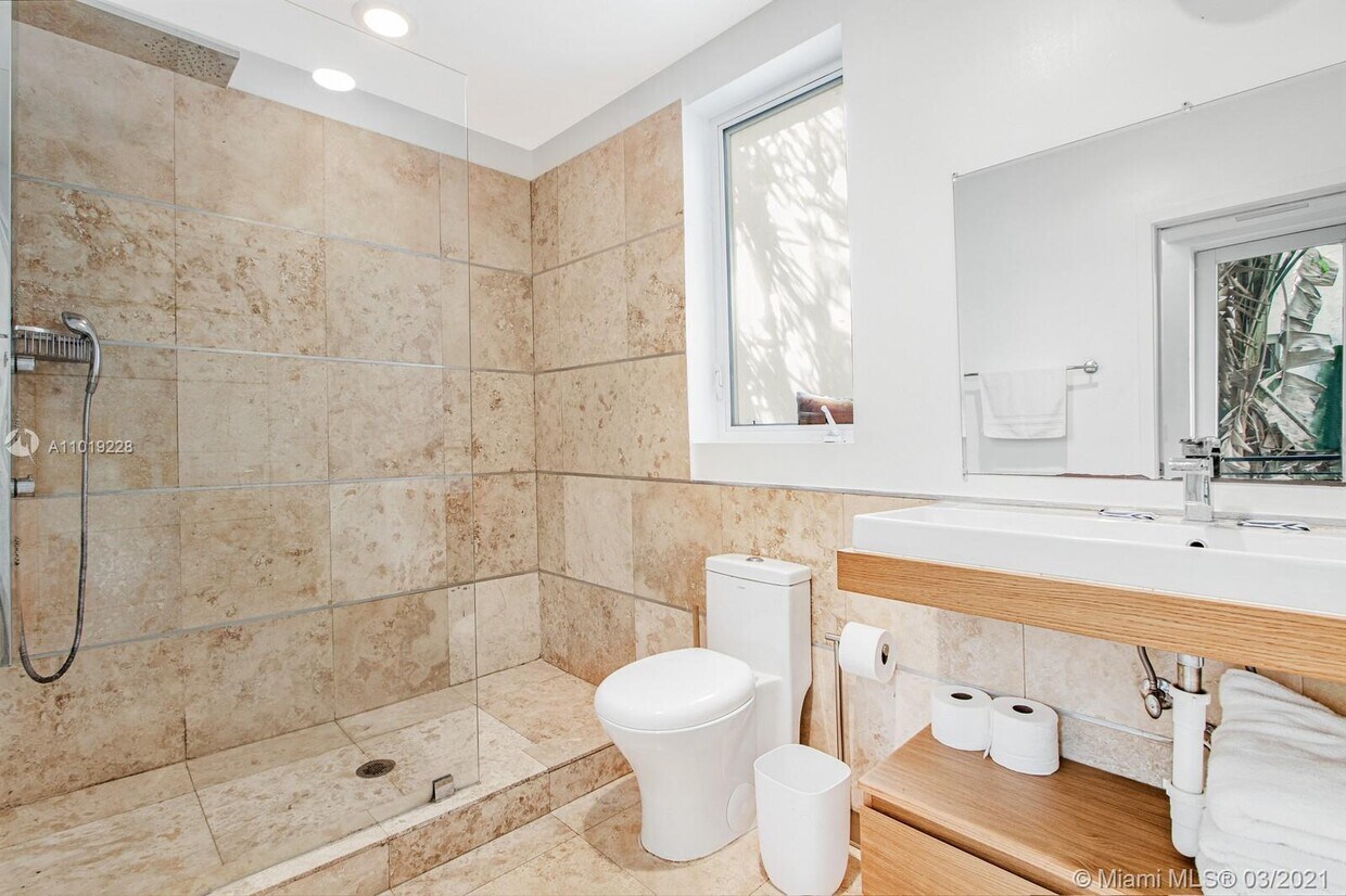 Foto principal - 1410 Euclid Ave