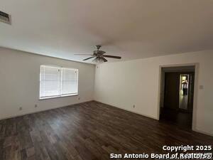 Foto del edificio - 706 Golfcrest Dr