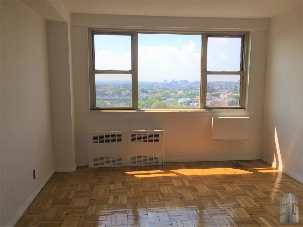 Foto principal - 455 Ocean Pkwy