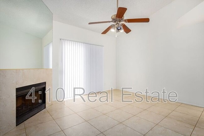 Building Photo - 220 N 22nd Place