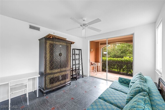 Foto del edificio - 1220 Reserve Way