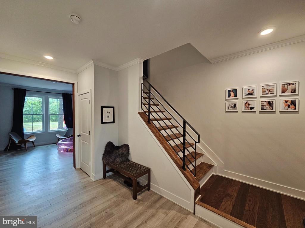 Primary Photo - 470 Waterfords Edge Ct