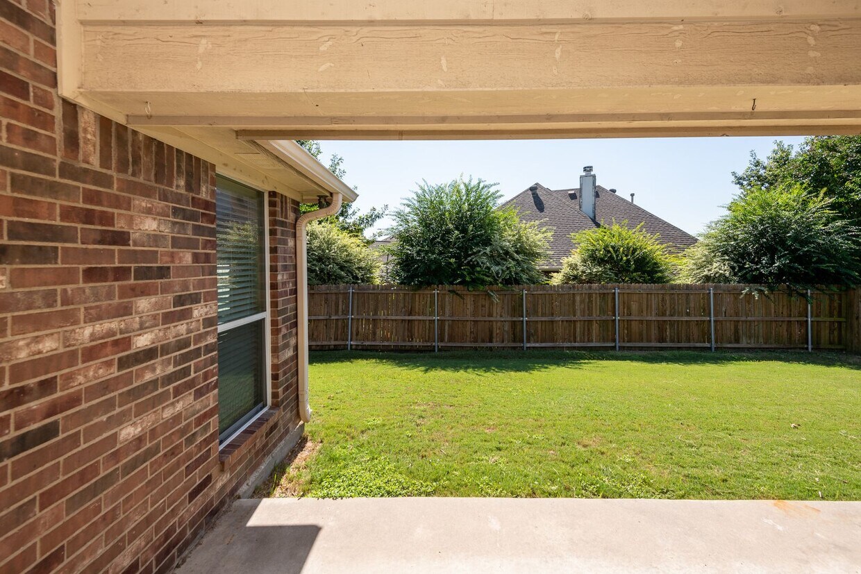 Foto principal - Beautiful 3 Bedroom 2 Bath in Whitestone R...