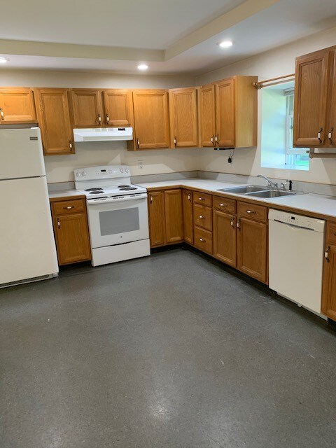 Kitchen - 24 Penn Brook Ave