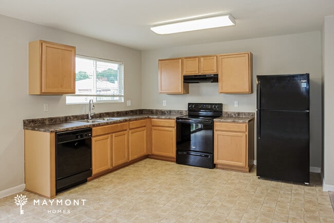 Building Photo - 124 Vancouver Rd