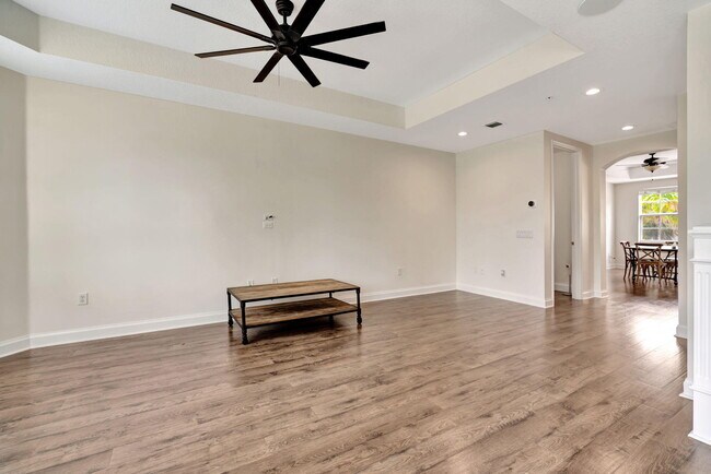 Foto del edificio - 2562 Gardens Pkwy