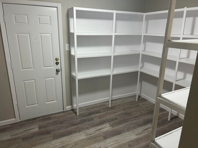 Foto del edificio - Cozy 2-Bedroom Home in NRH