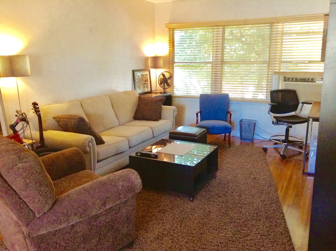 Primary Photo - 5301 Cahuenga Blvd