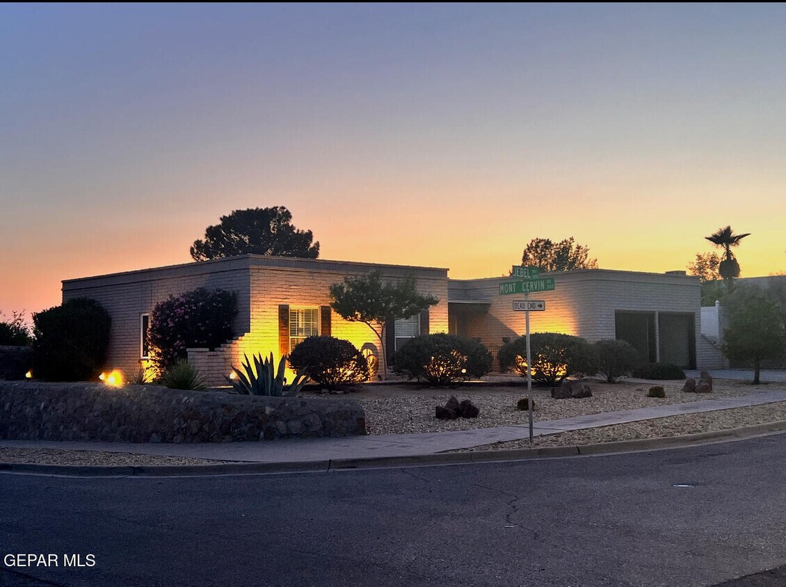 Foto principal - 6301 Jebel Way