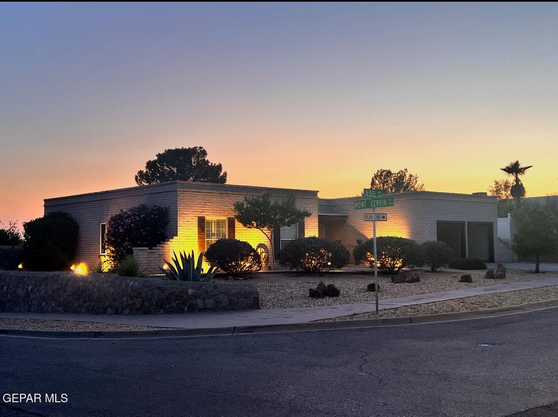 Primary Photo - 6301 Jebel Way