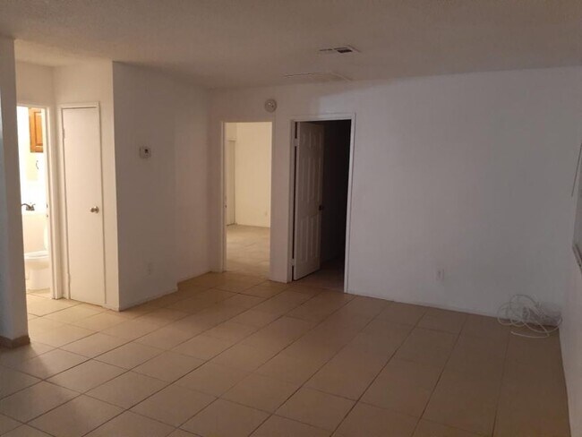Building Photo - 3456 Civic Center Dr