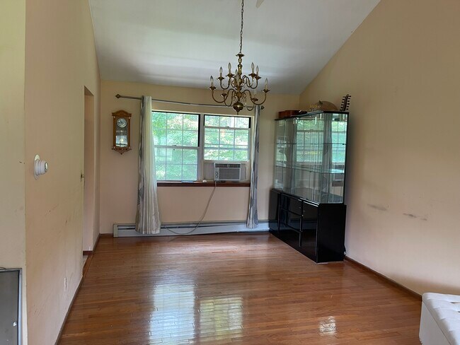 Foto del edificio - 257 Lake Rd