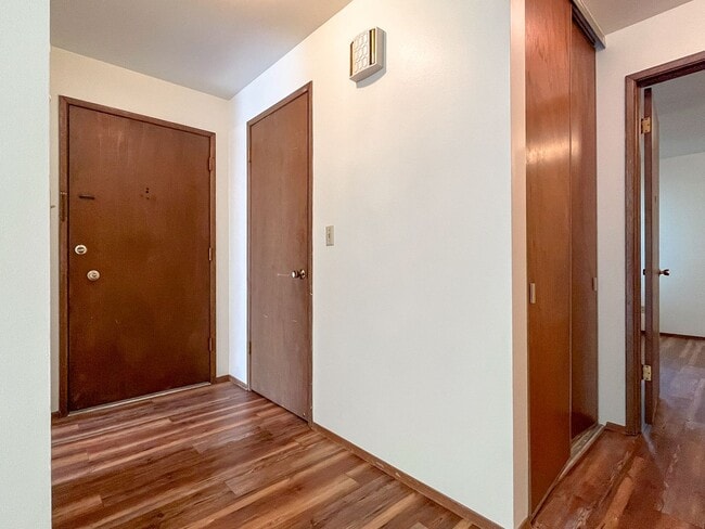 Building Photo - Updated Beacon Hill 1bd/1bth Condo, $1,650/mo.
