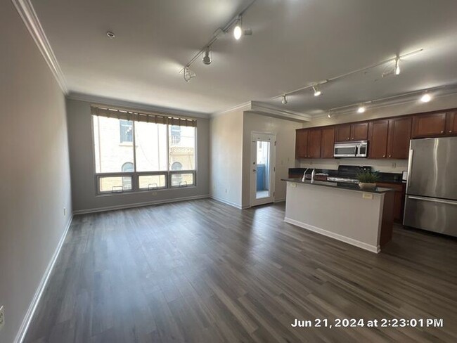 Foto del edificio - 2 BR Condo in Brunson Lofts next to Elevat...