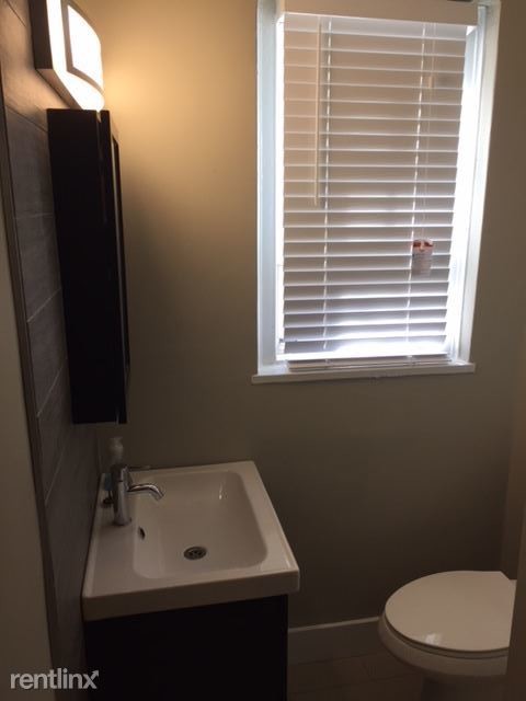 Building Photo - 2 br, 1 bath  - 672 Perth Pl Apt C