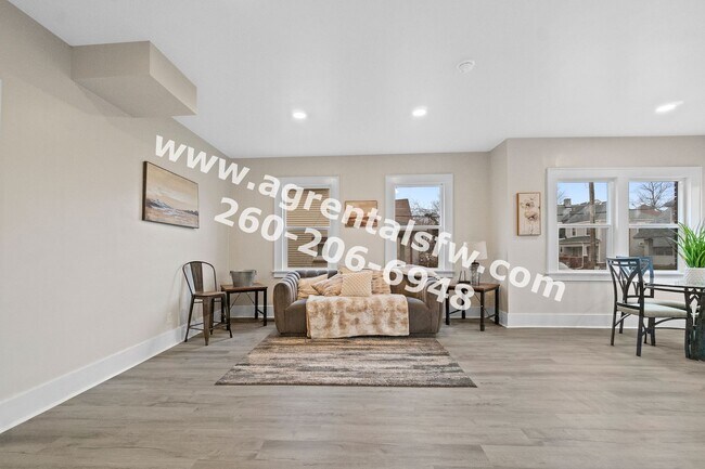 Foto del edificio - 1215 Lake Ave